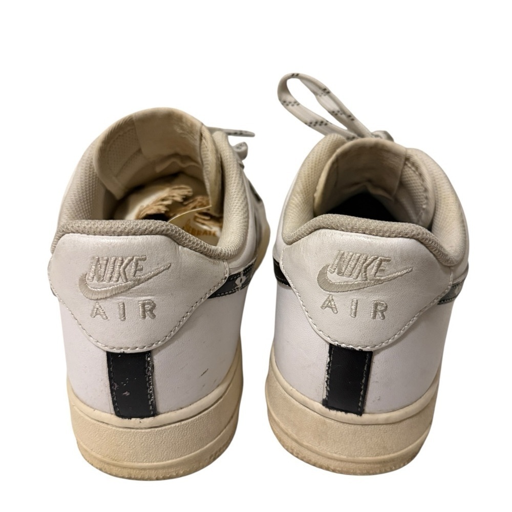 Nike Custom Black and white Sneakers - Picture 11 of 16